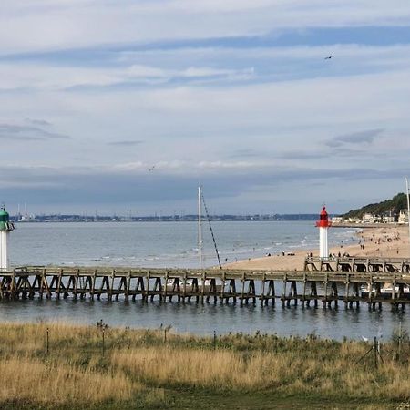 Le Cocooning-Studio Deauville Marina Avec Terrasse Vue Mer Et Plage Luaran gambar