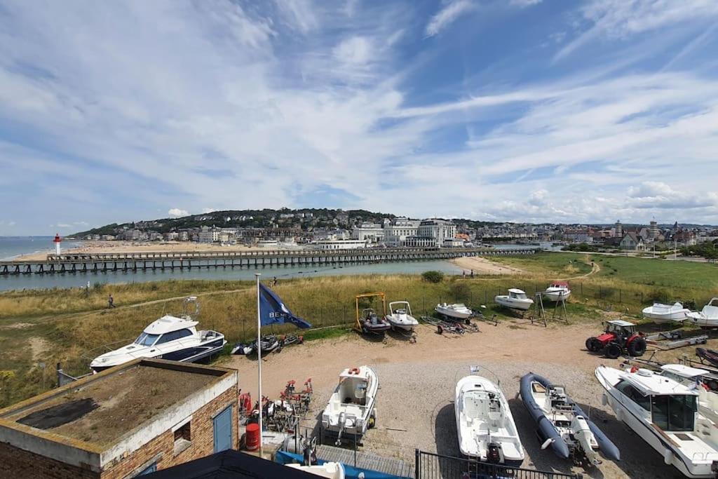 Le Cocooning-Studio Deauville Marina Avec Terrasse Vue Mer Et Plage Luaran gambar