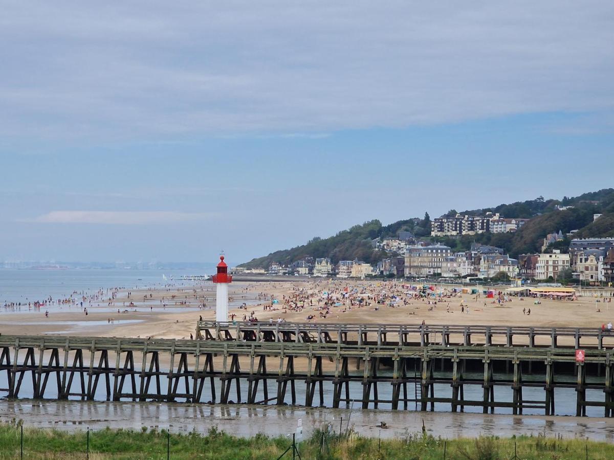 Le Cocooning-Studio Deauville Marina Avec Terrasse Vue Mer Et Plage Luaran gambar